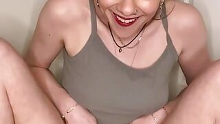 MILF’s Tight Pink Juicy Squirting Pussy Cums On Leggings