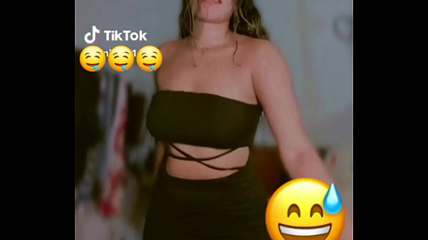 Que rico culo tiene mi vecina