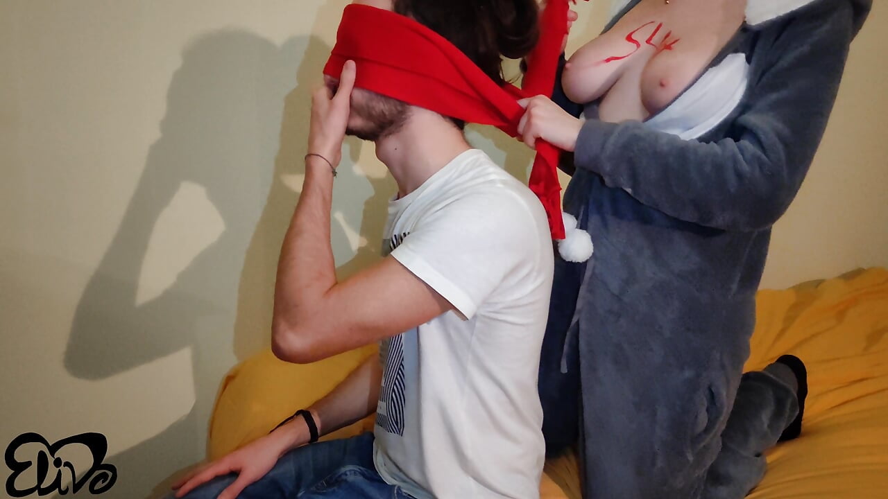 This bunny gets cummed in her throat DIALOGUES ITA