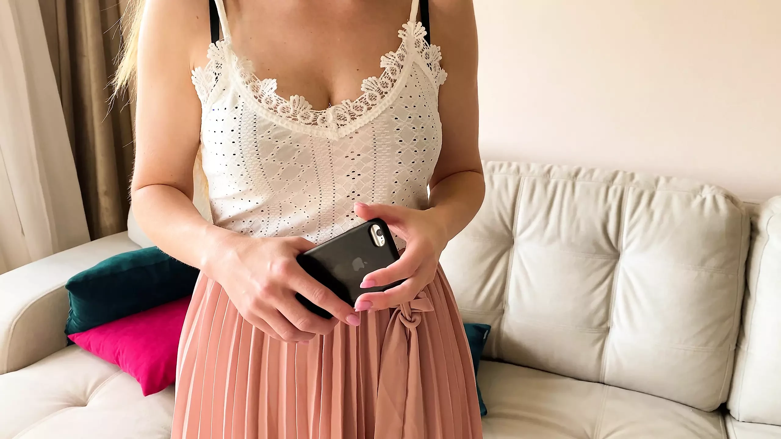 My Friend’s Mom Invited Me to Her Place and Fucked Me Brazenly – Russian Amateur with Conversations