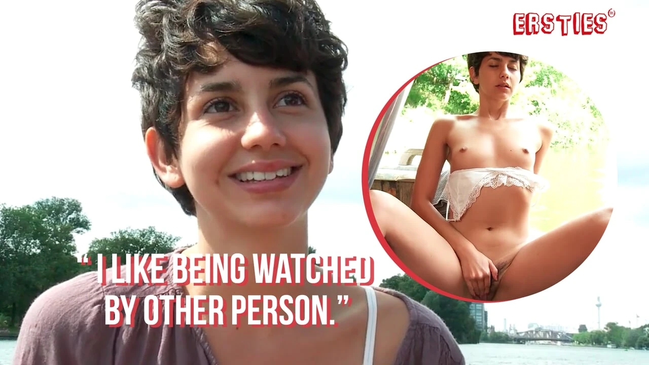 Ersties – On a boat, Anais satisfies herself with her fingers