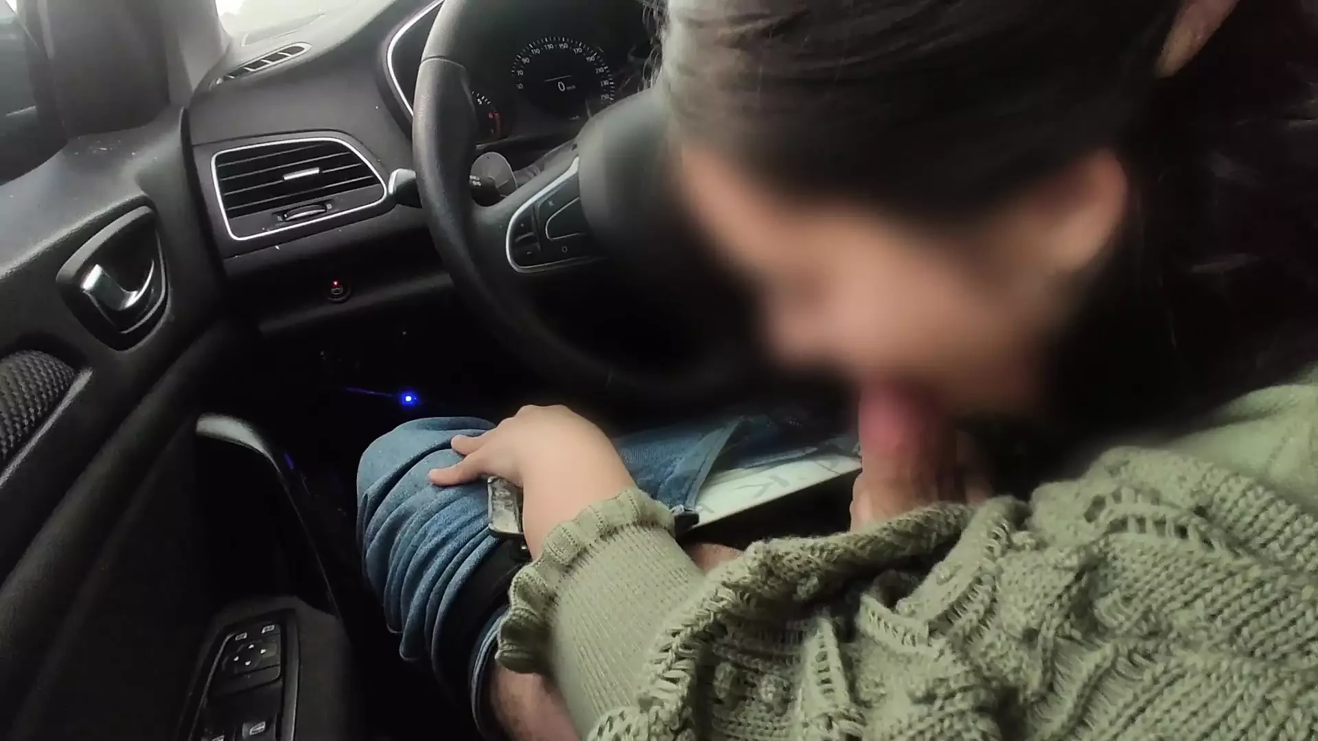 SexBufyCast Amateur Series – Arabada liseliye sakso cektirdim.