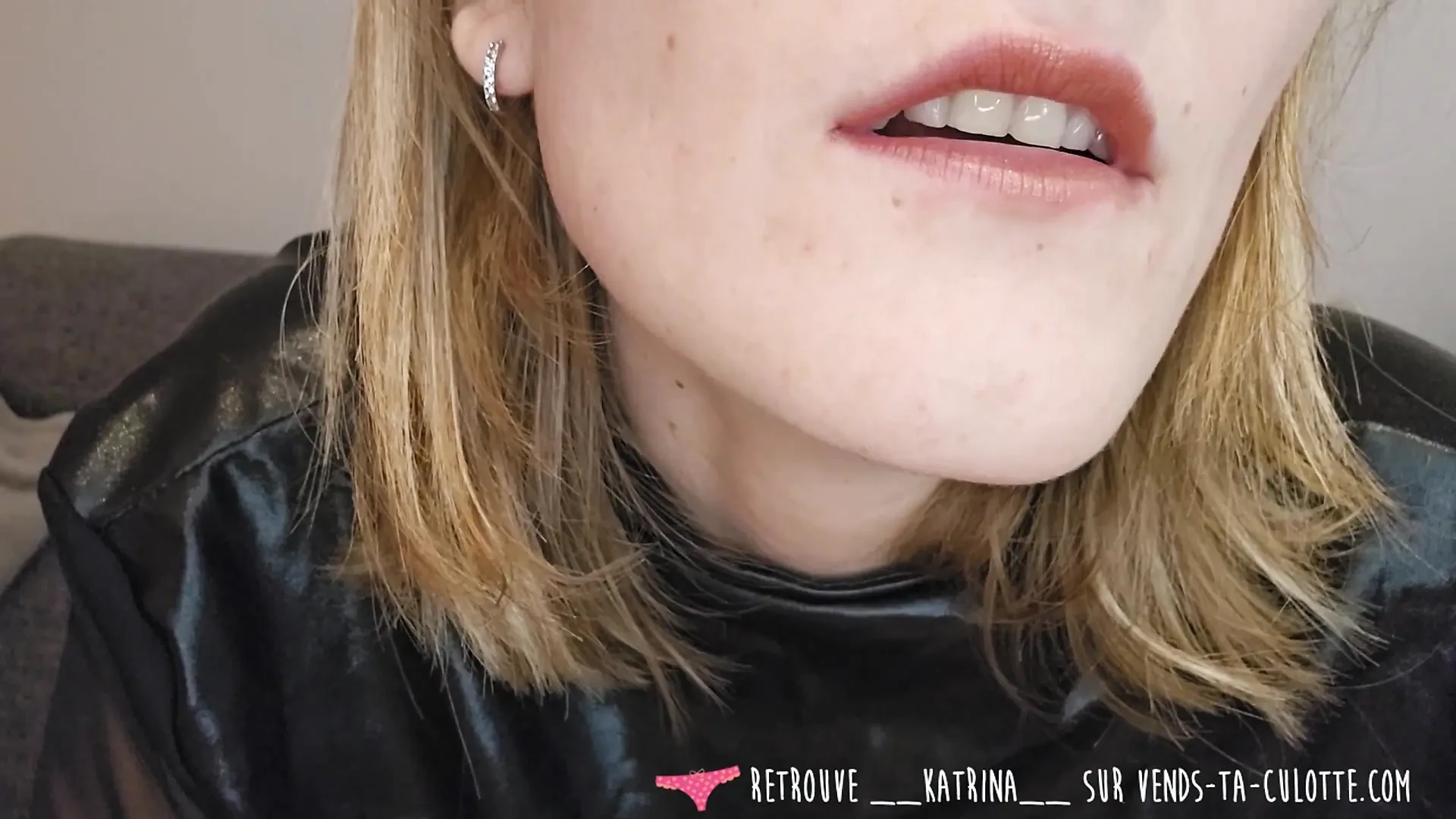 Vends-ta-culotte – A young French domina guides your submission and humiliation