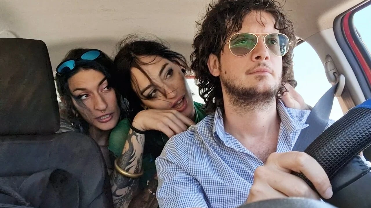 I picked up two lesbian hitchhikers. They were both a handful but at least they tasted my cock – DOUBLE BLOWJOB – STANDING FUCK